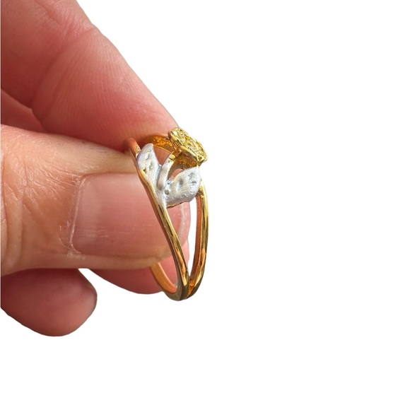 Gold and Silver Flower Ring - Picture 6 of 6